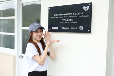 「最美星二代」王敏淳捲衣袖做公益 歌手媽媽李翊君感動見證