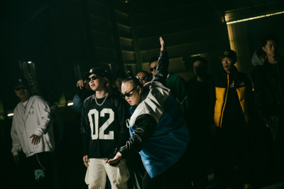 頑童重返夜生活！狂揪「兄弟們要進城」 驚險場面曝光