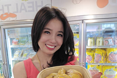 名嘴呂文婉氣炸 挨酸「玻尿酸打太多」全力反擊