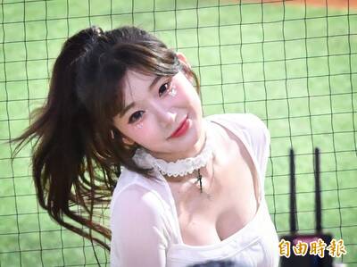 財經名嘴挺李珠珢 4度入場應援「AI女神」