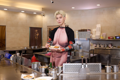 和老婆吃完泡麵！畢書盡轉頭舉辦私密派對 拿到「兩根」嗨翻