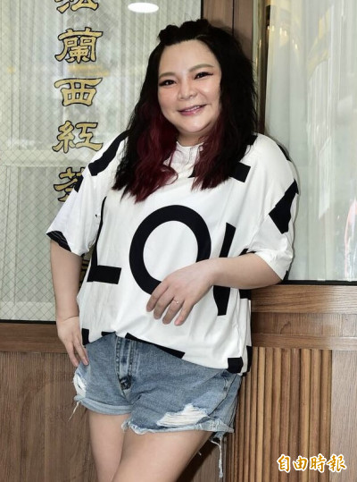 小甜甜出擊了！中國夢碎遭嗆「別回台灣」  反操作回敬酸民