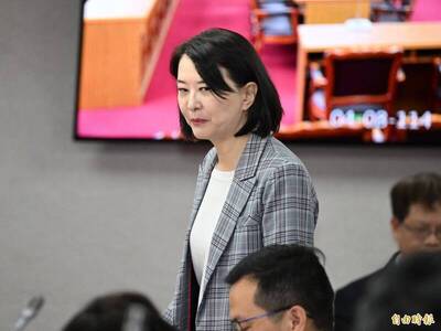 王鴻薇稱「35藍委都那麼差嗎」 苦苓：還有17個也很爛