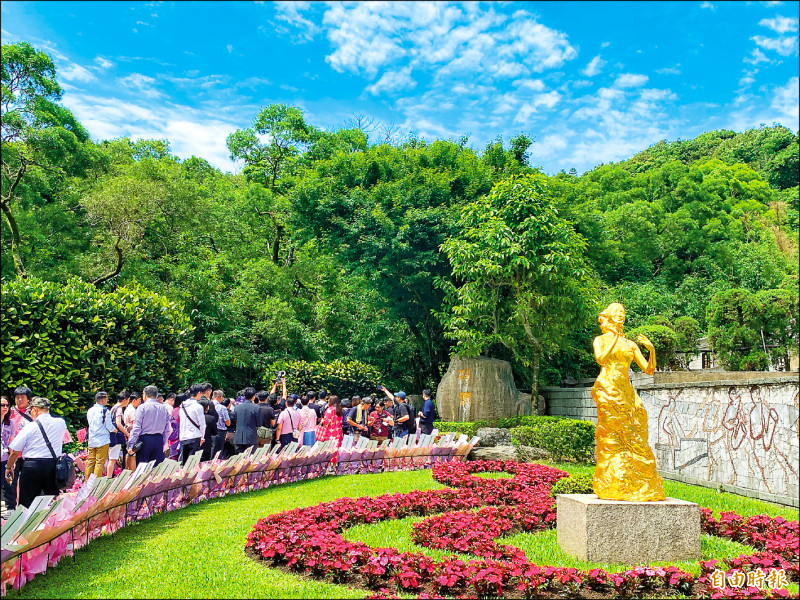 我只在乎你 全球鐵粉追憶鄧麗君
