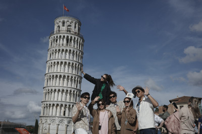 《嗨!營業中》擦身印巴戰爭 寵粉豪送GUCCI