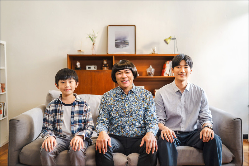「AI豬哥亮」歌壇復活 謝金燕PO父女照追思