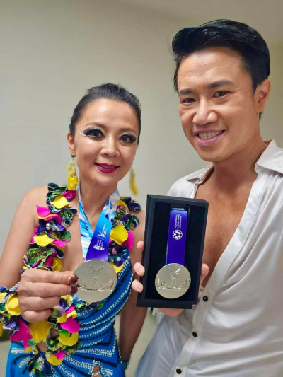 恭喜！55歲高欣欣世壯運奪雙銀 霸氣喊「別找藉口做就對」