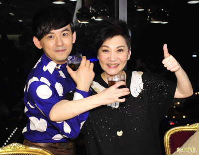 張小燕再現燦笑！為黃子佼蒙羞「沒臉見人」合體陳美鳳洩近況