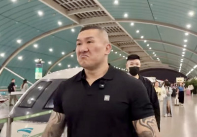 館長赴中「雙面嘴翻車」！狂飆髒話惹火網民嗆：滾回去