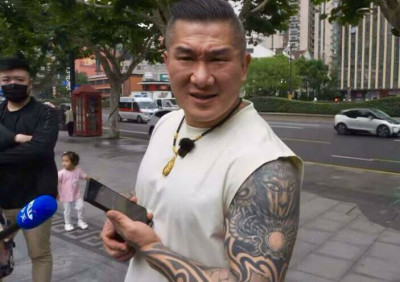 中國廁所有門！鄉民細數館長「稱讚中國項目」：像從古代穿越回來