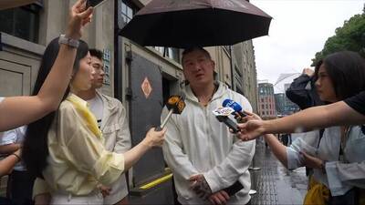 館長昔「為國寫遺書」 今訪四行倉庫改稱兄弟