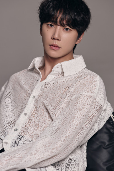 會唱U-KISS神曲？李濬榮宣布7月來台 遭起底竟是「IU男友」