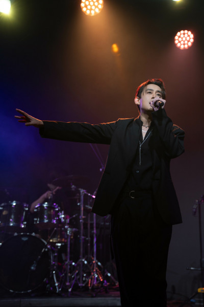 陳乃榮獻歌許瑋倫藏遺憾 開唱戳破愛情童話