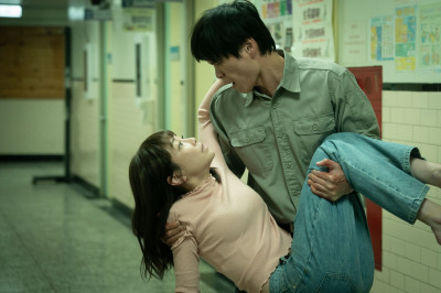 《與惡2》黃鐙輝發病即興流口水 謝欣穎第一反應驚呆他