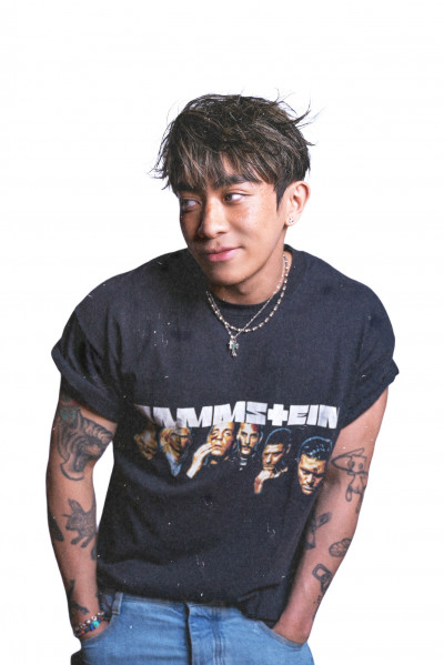 香港男神登記結婚老婆巨鑽閃爆 今天加碼宣布好消息