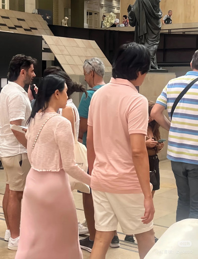 伊能靜嫩尪糗了 復胖變這樣「肚子圓滾滾」全被拍