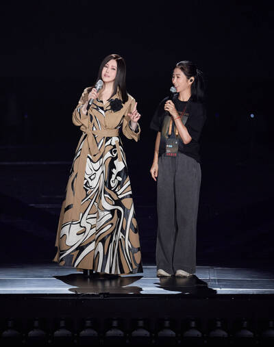 大牌玉女衝上台力挺江蕙！公開天后罹癌復出心境：還能做什麼
