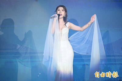 父昔重病裝葉克膜、收病危通知 陳怡婷首開個唱：獻給父親