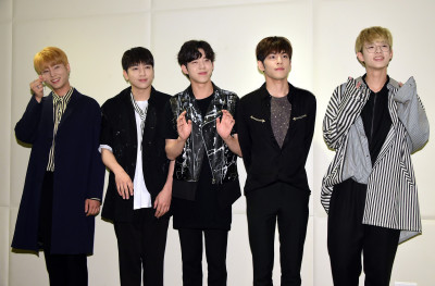 DAY6演唱會入場要問「國小老師是誰？」 JYP道歉退費