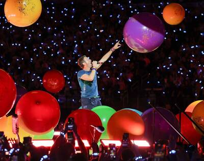 Coldplay演唱會偷情女主角 驚爆出身名門