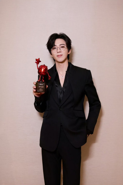 吳姍儒出事了！腳踩劉宇寧遭炎上砲轟 《折腰》男神背景曝光