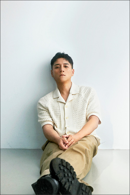 鄭人碩興奮尬戲郭泓志 反目好友變親家