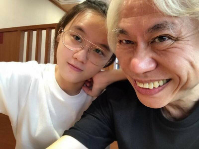 爺孫戀喧騰一時 李坤城兒子開酸亡父：幹的蠢事新聞都看得到