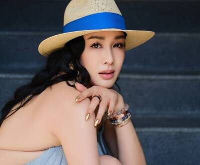 鍾麗緹直播接獲二女兒動緊急手術  當場崩潰大哭