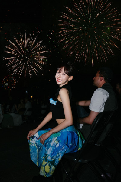林襄穿煙花禮服降臨漁人碼頭 揪6萬人見證「浪漫時刻」