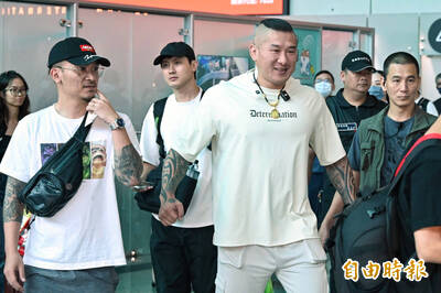 館長來去深圳 離台前指「台灣人很可憐」