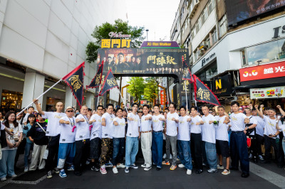 簽名、合照、擊拳！《角頭－鬥陣欸》女粉絲生日收「限定福利」