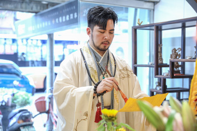 七夕情人節撞鬼月極陰日！命理師曝「6大開運法」：穿淺色系衣服