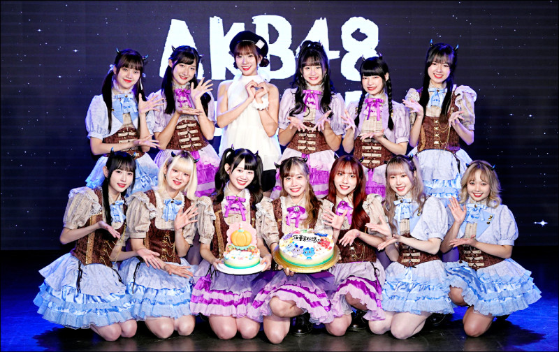 AKB48 Team TP致敬本隊 小迪送蛋糕打氣