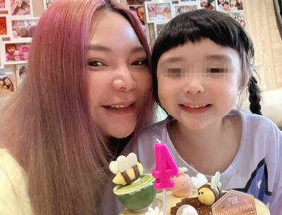 野生捕獲小甜甜母女   低調返台當全職媽媽