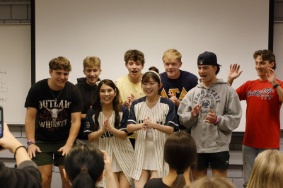 樂天女孩走進美國校園 教外國同學「講中文」化身台灣文化大使