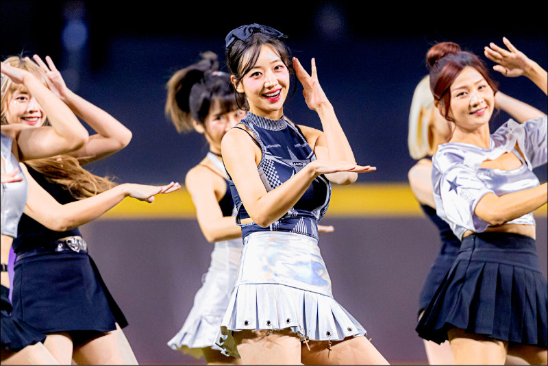 禹洙漢辣舞ZICO神曲  一見偶像秒失神