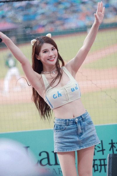 樂天女孩撞見狗仔崩潰！琳妲怒喊「又被跟蹤」 搬新家也不放過