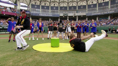 胡瓜PK統一獅總教練林岳平！「重摔倒地」畫面曝光