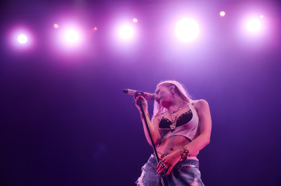 恰米娜CHANMINA爆乳辣翻！1200名張門票完售：太讚了