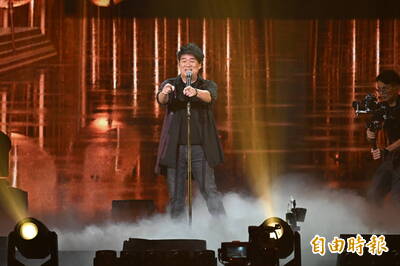 出事了！周華健小巨蛋首夜2.2萬人鼓譟「抗議」 致歉歌迷：從沒遇過