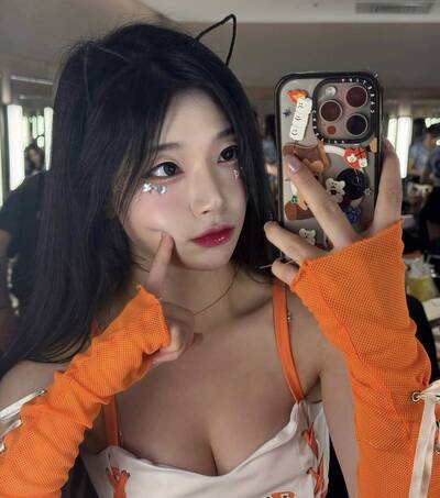 韓國啦啦隊女神「收大禮」 網忌妒：無法理解