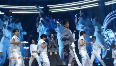 伊能靜為了小哈利「回春」變少女 57歲再擁「初舞台」