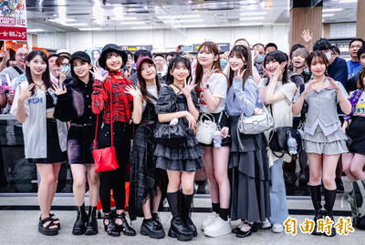 早安少女組暌違6年來台 百名粉絲接機讚：美又香