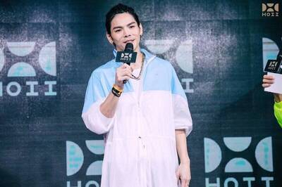 向華強之子遭爆澳門欠債破產 向太不忍回應了