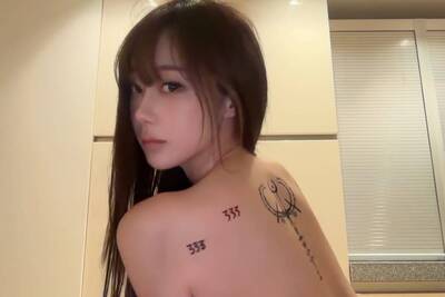 （影）辣翻了！aespa Giselle裸背曬刺青造型引熱議