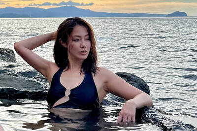 台八女神中秋放福利 狂曬濕身美照請吃:「辣味月餅」