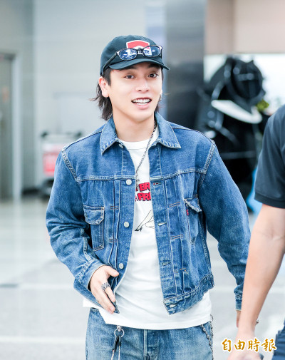 （獨家直擊）日本大咖抵台！優里明攻小巨蛋 見30人接機驚呆