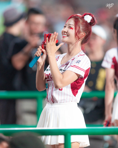 樂天對戰統一獅上演驚天逆轉秀 女孩「念力模式」奏效淚喊會還願