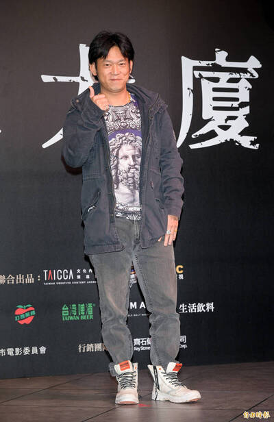 顏正國癌逝頭七 鋼鐵爸靈堂淚崩