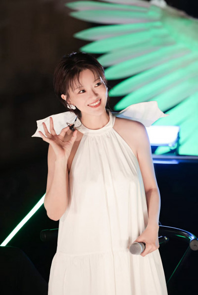 絕美玉女遭男同業討抱！一句話嗆爆反擊：本性展露無遺